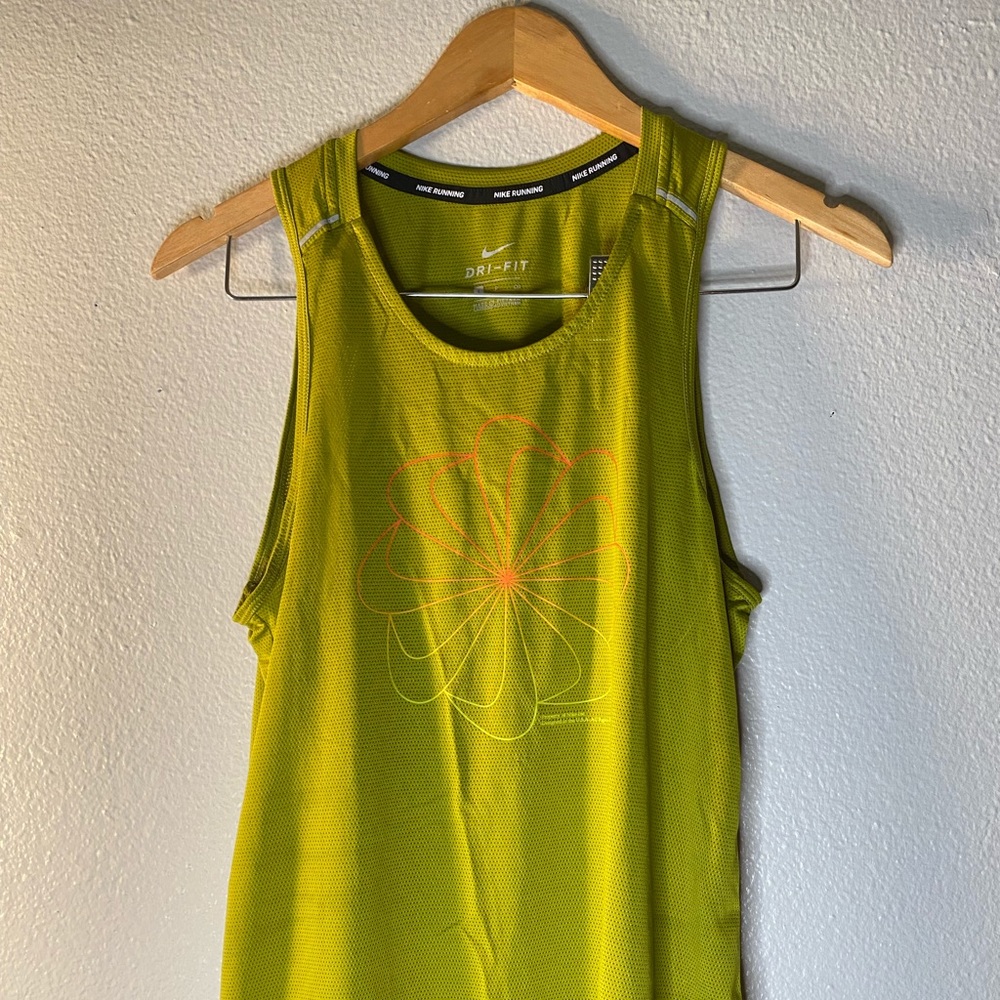 Nike Dri Fit Medium Tank